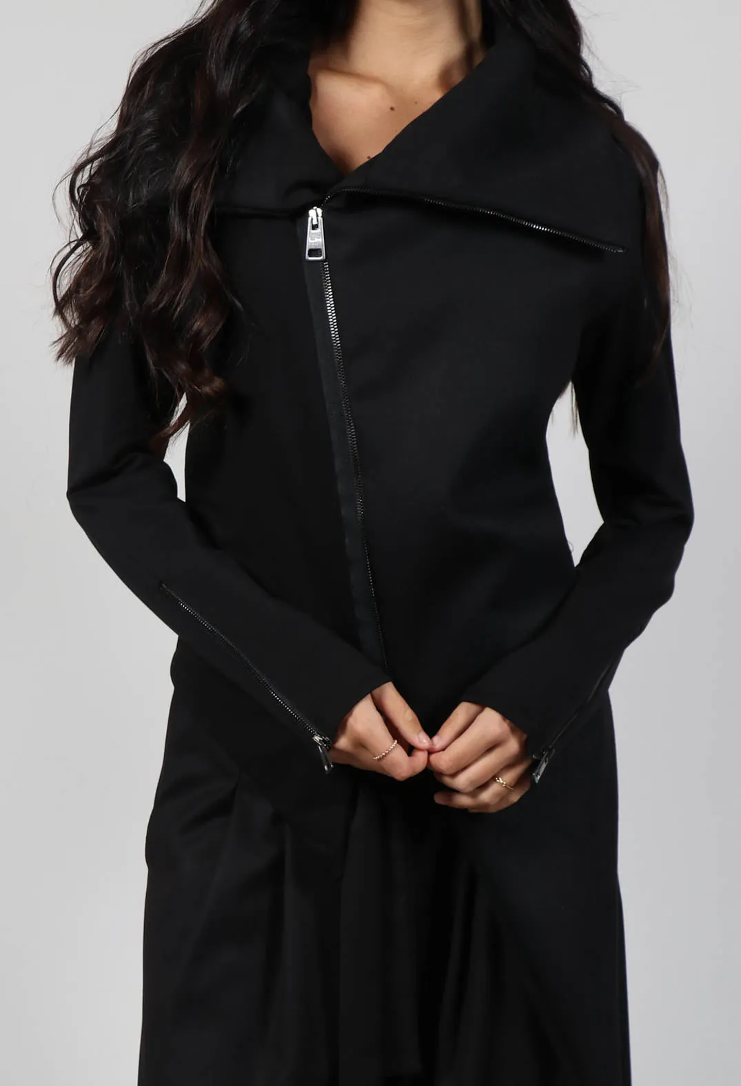 Asymmetric Strech Fleece in Black