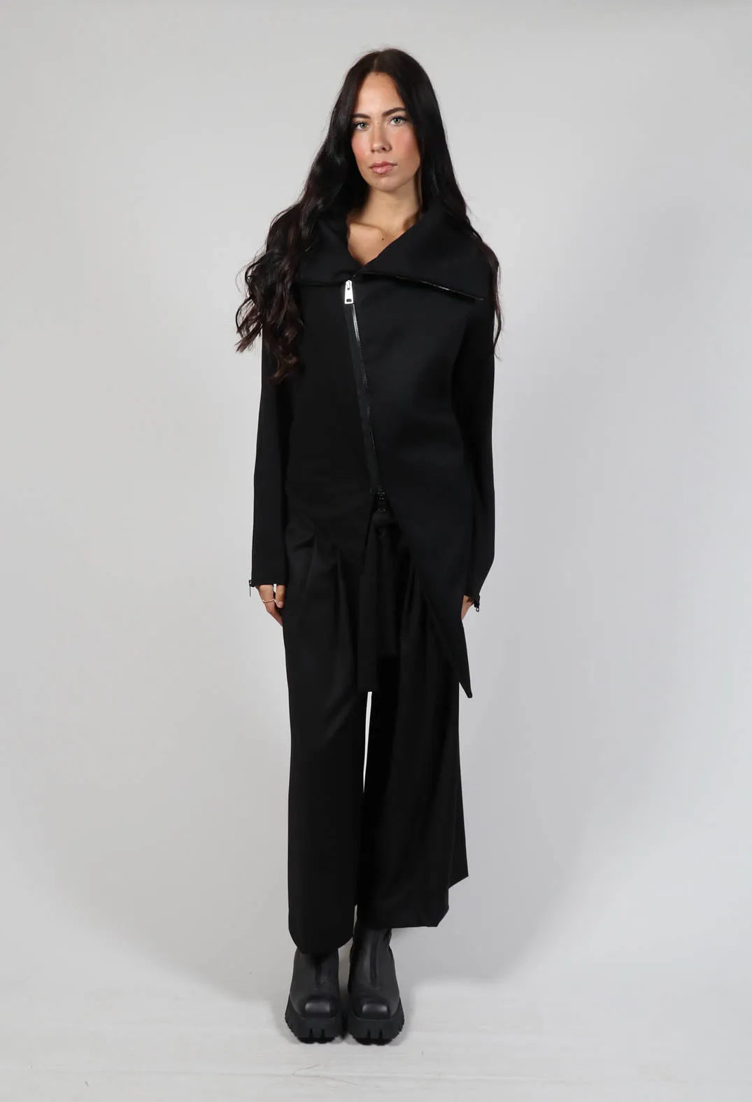 Asymmetric Strech Fleece in Black