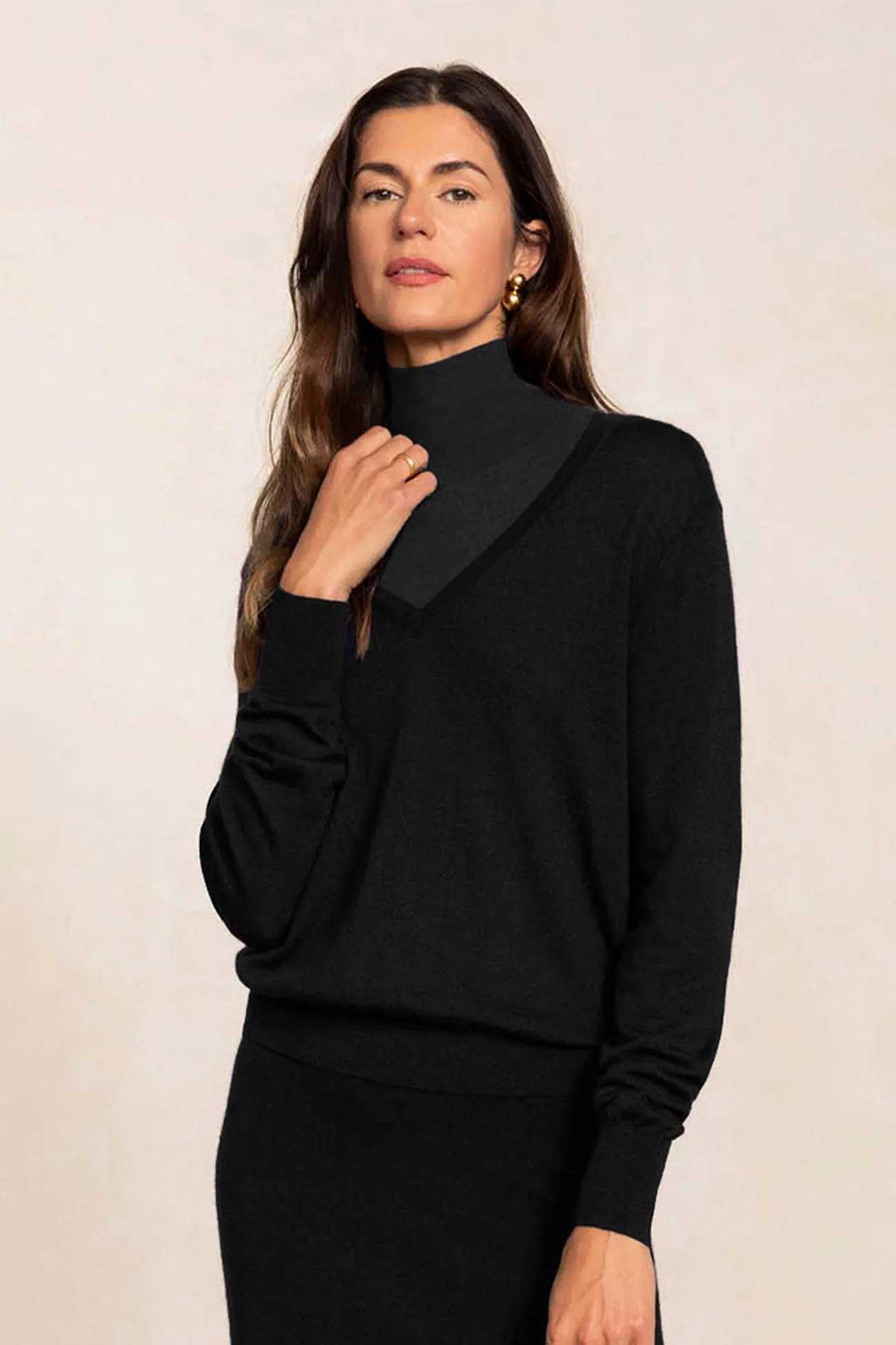 EMMY CASHMERE V-NECK SWEATER