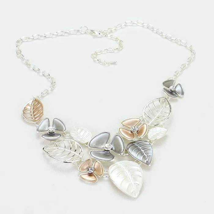 iLLASPARKZ Lacquered flower leaf necklace