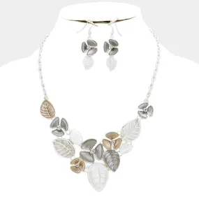 iLLASPARKZ Lacquered flower leaf necklace