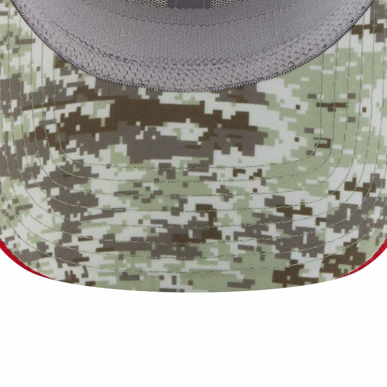 New York Giants 2017 On Field Salute To Service Stretch Fit Cap