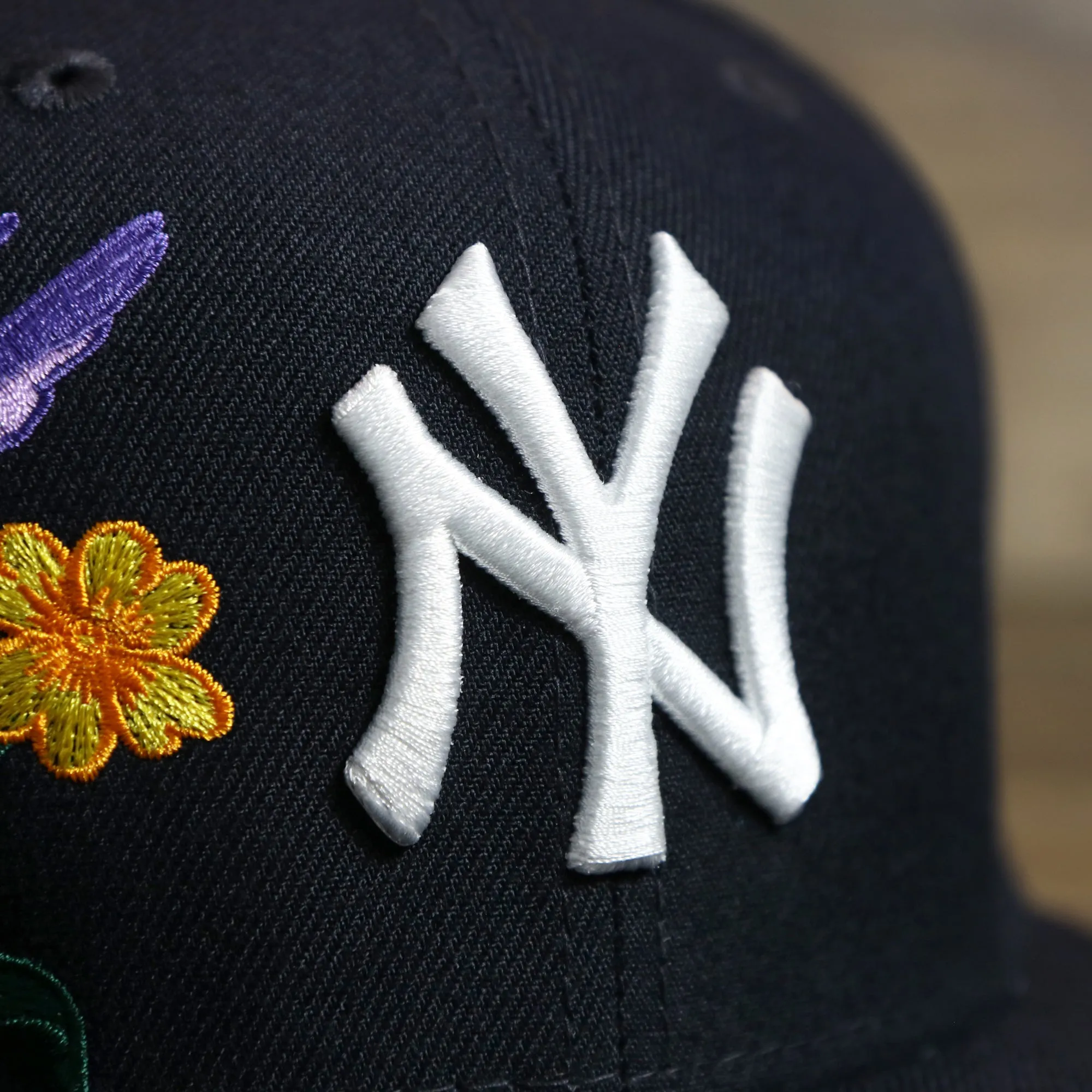 New York Yankees Gray Bottom Bloom Spring Embroidery 59Fifty Fitted Cap | Navy Blue 5950 Cap