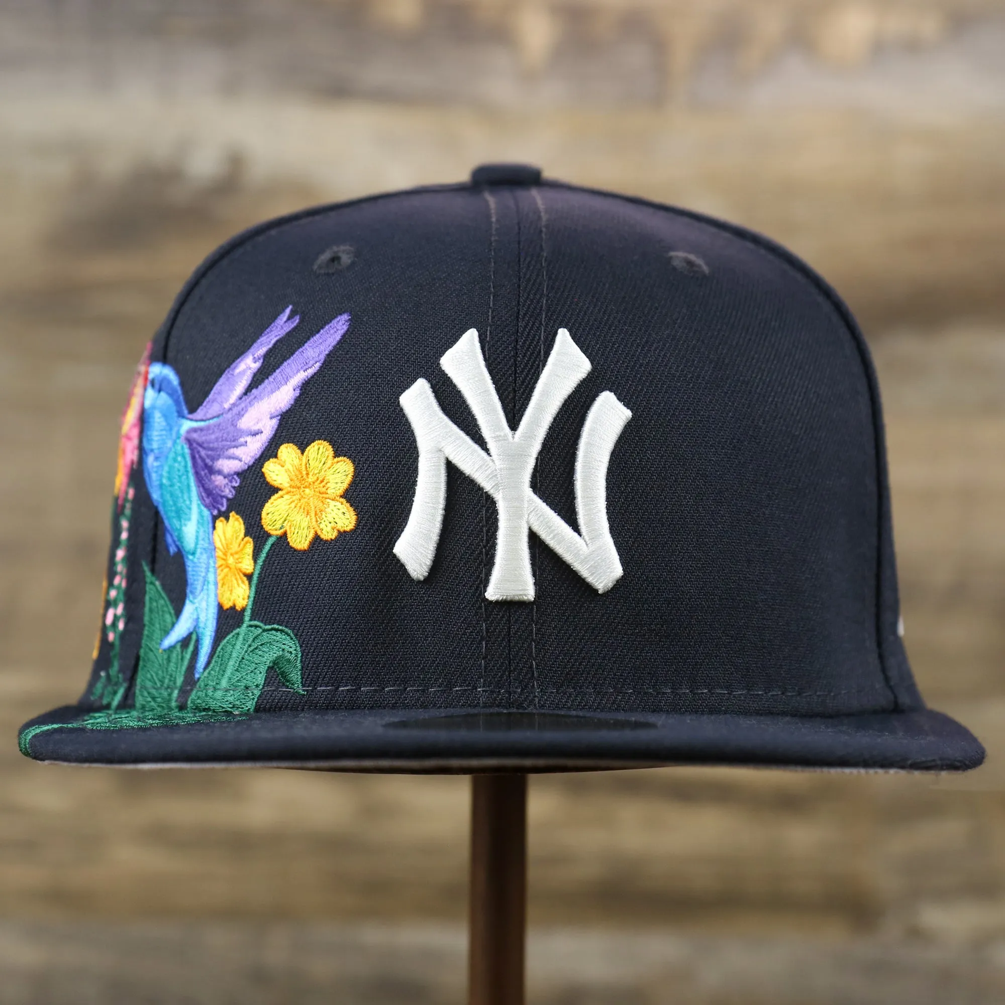 New York Yankees Gray Bottom Bloom Spring Embroidery 59Fifty Fitted Cap | Navy Blue 5950 Cap