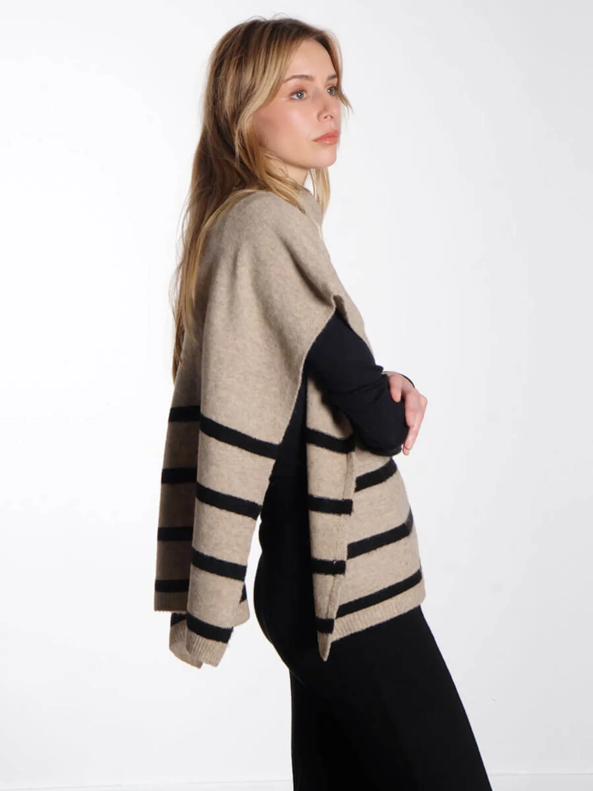 Nunemba Rollneck Poncho