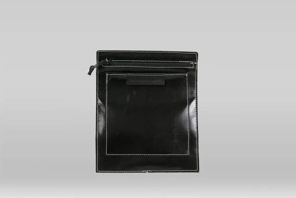 Pioneer Bag - Black/Leaves