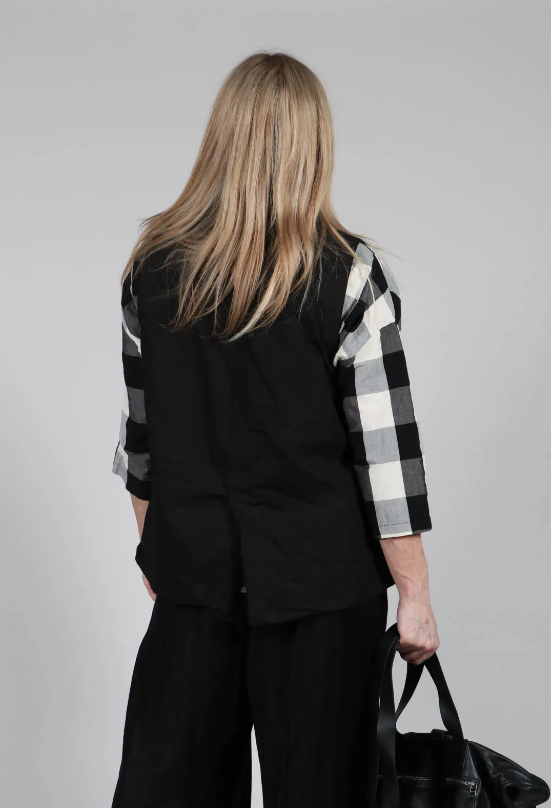 Sleeveless Blazer CC in Black