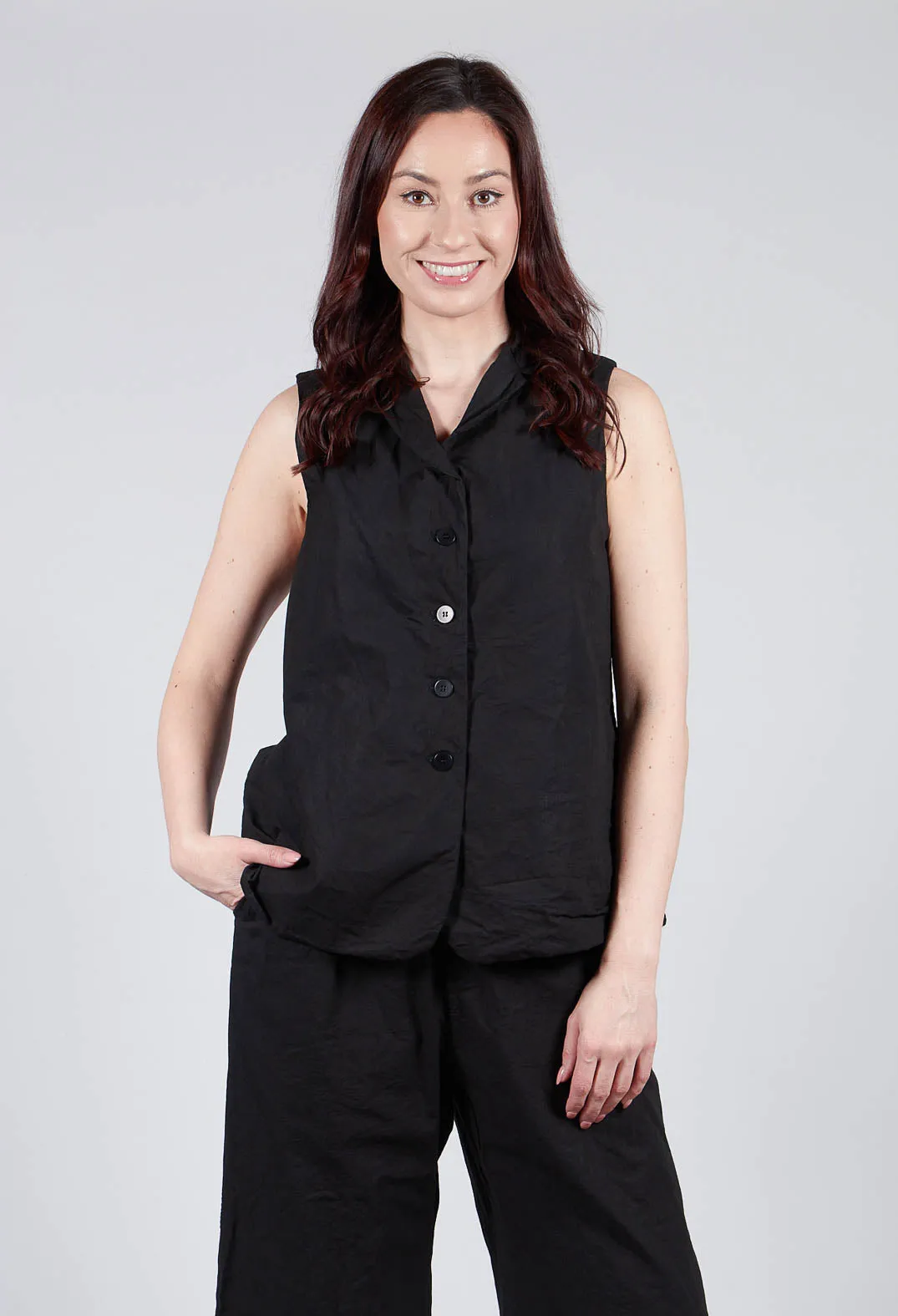 Sleeveless Blazer CC in Black