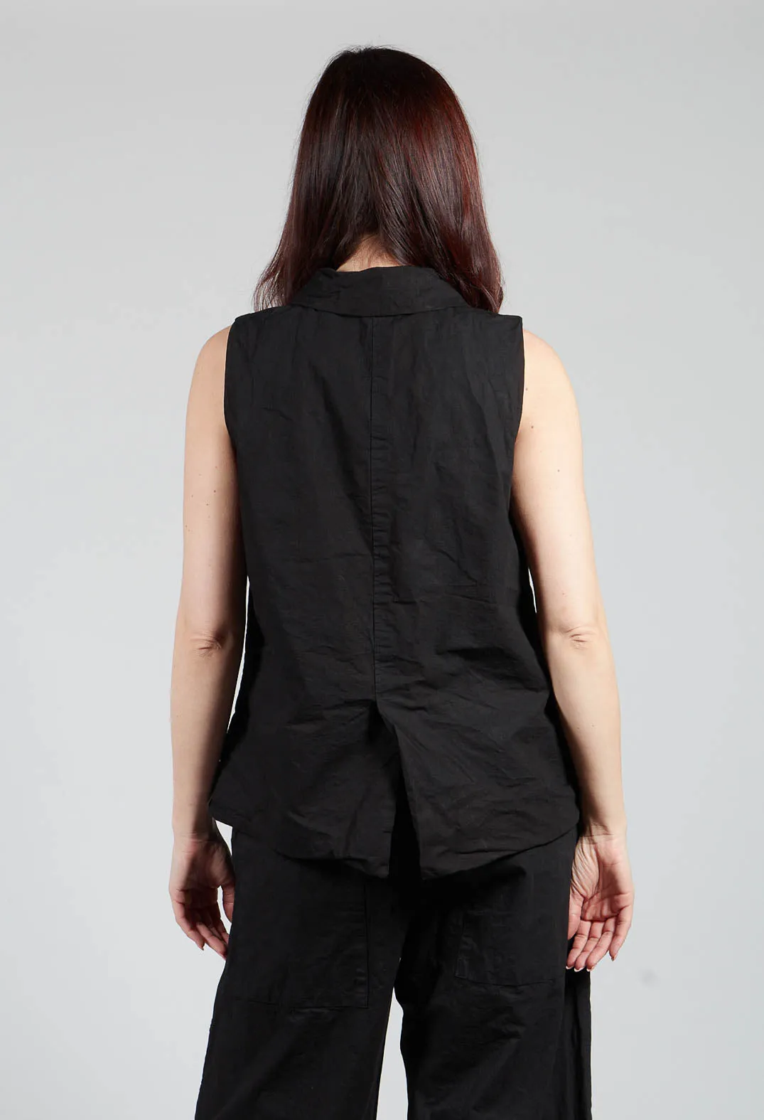 Sleeveless Blazer CC in Black