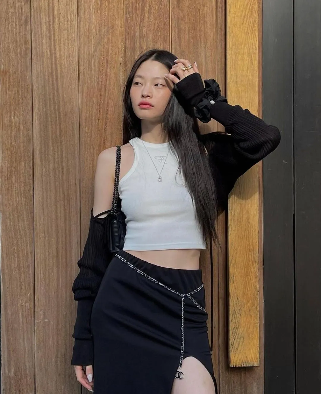 threetimes  |Crew Neck Rib Street Style Plain Cotton Logo Cropped Tops