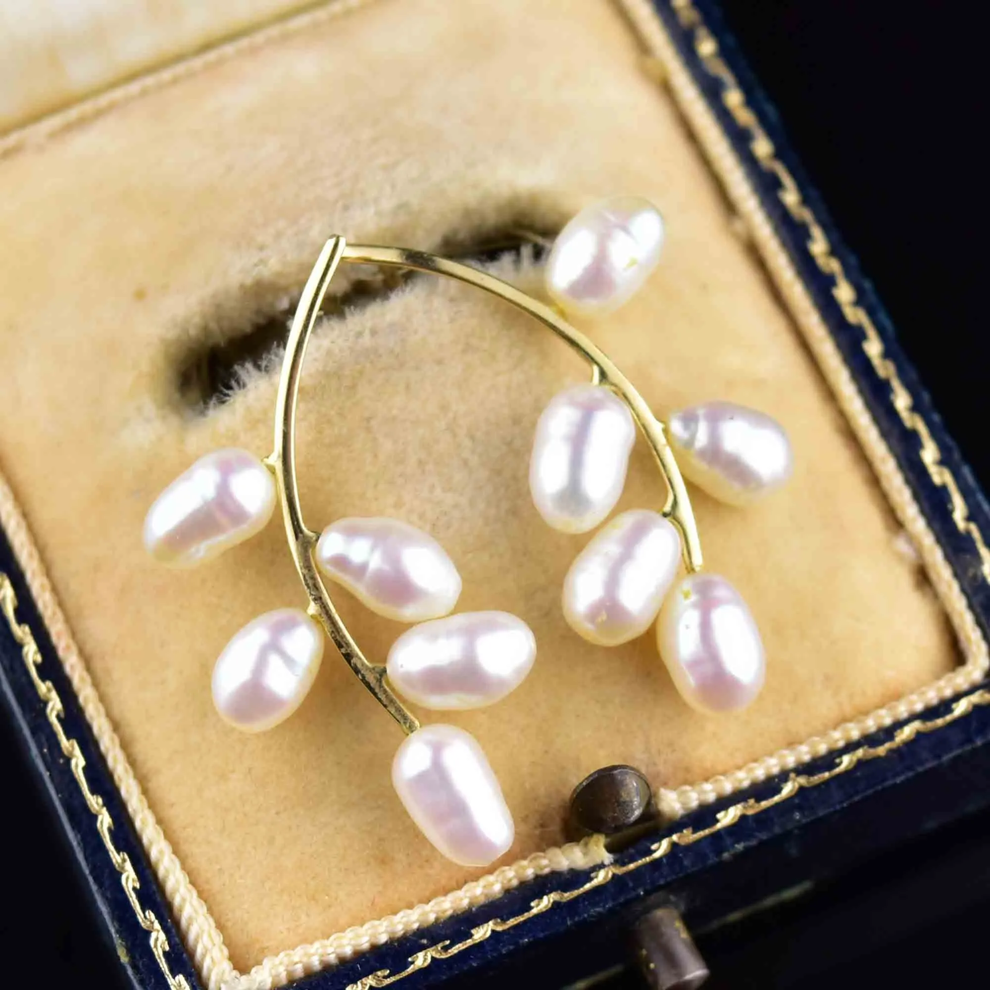 Vintage 14K Gold Bar Baroque Pearl Leaf Earrings