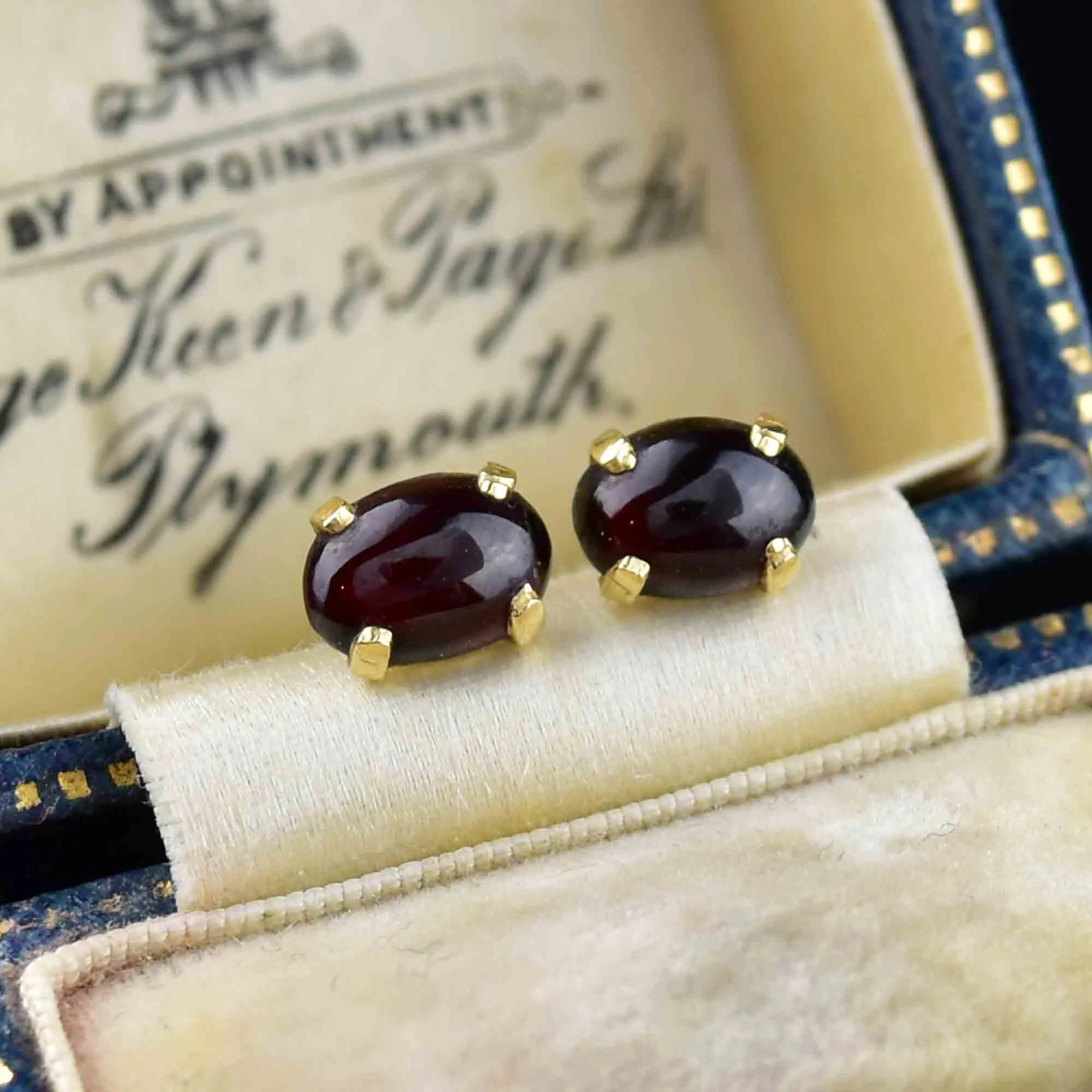 Vintage 14K Gold Garnet Stud Earrings